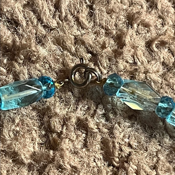 Elegant Blue Beaded Necklace - Picture 2 of 3